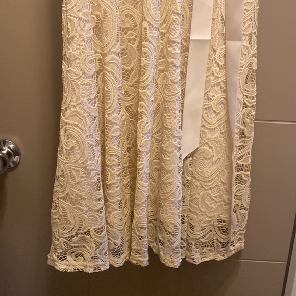 FS Collection bridesmaid lace dress in champagne - Picture 7 of 9